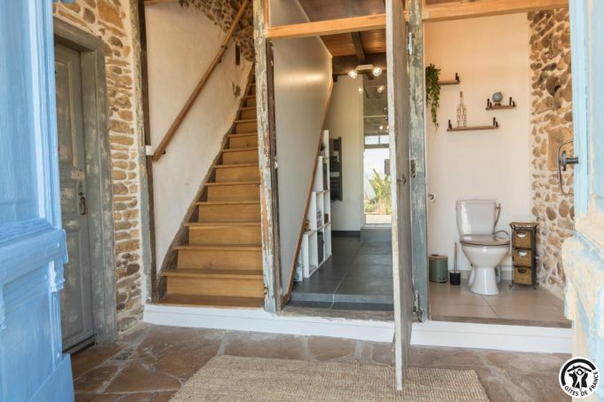 31G101704-fc1e2cc676d54fa3b457f8bfecace27c