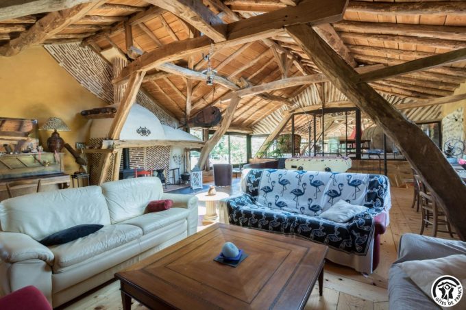 31G101706-1aa676e06fec4e37bbc0baf6346c7091