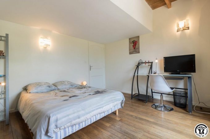 31G101706-2112c3d1a7604d27bd02e3cb1a7ee510