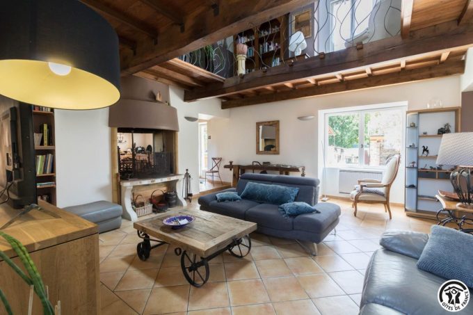 31G101706-3703b01f9eea4d7db3515371a8126860