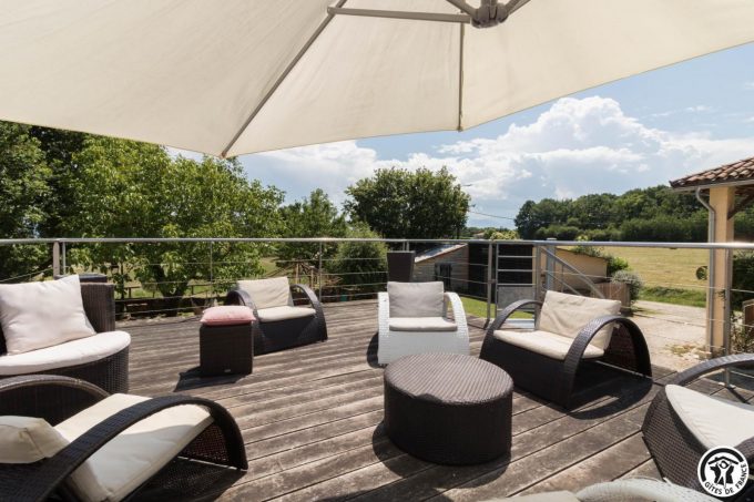 31G101706-37efbfe829d849a5bf9a626ff1838b28