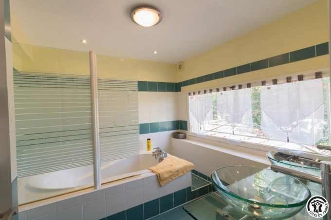 31G101706-847f235f9e0b475883867b10ec4f674c