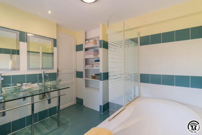 31G101706-a522741e1a18466189c0c1f42d2ec9ae