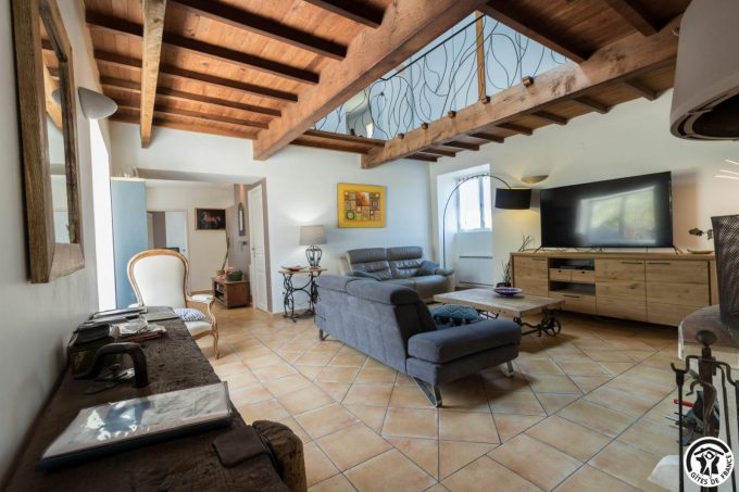 31G101706-db3cdd5f971c49dd84d6ba75a2c0e2f1