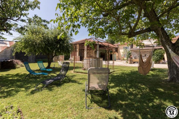 31G101708-5348bc78701847f7a54406f774ae3723