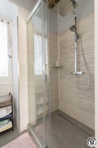 31G101708-a1386d177eb2488ab45d73ed5b3d6921