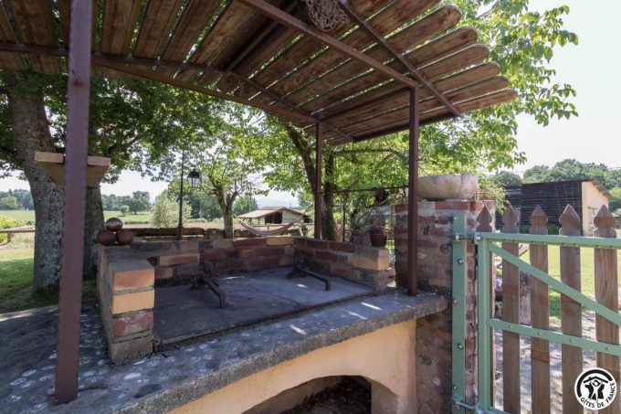 31G101708-b147f0f5a3384c739e5b4c683407d9d2