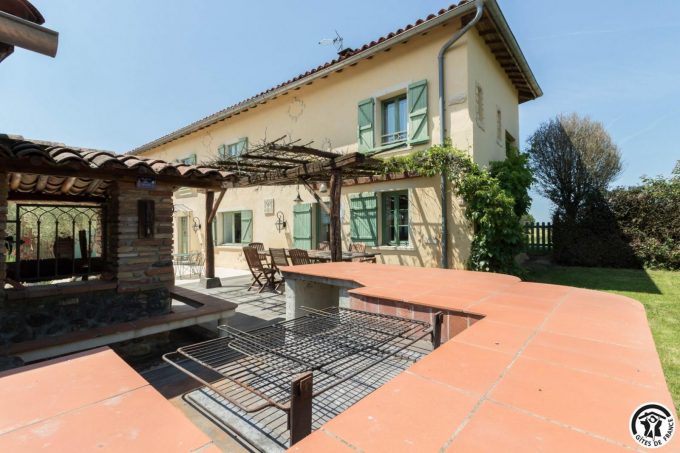 31G101708-eb6a0dfcd196446babdc6b5c35f52a6a