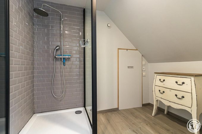 31G101710-2828d7b462e44ae0807e991ae7a345e2