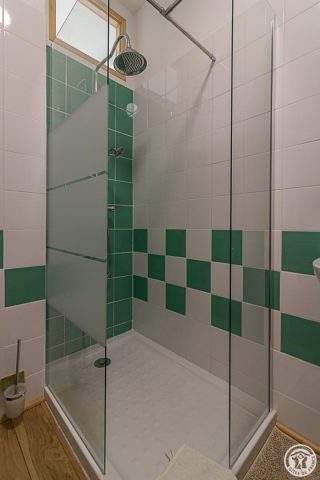 31G101712-06e2515efb6845eaafdf08b454f46249