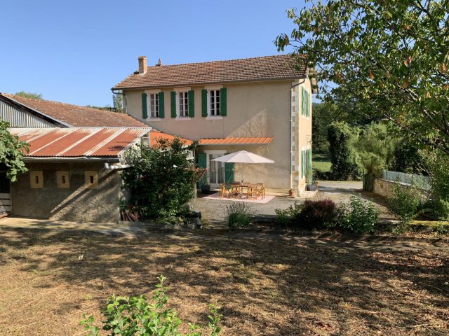 31G101712-18c6620bbaa742ea89db94a45fbef010