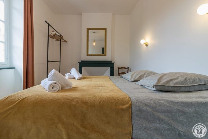 31G101712-35628ae3fe824b3daab3e80ec0a4545c