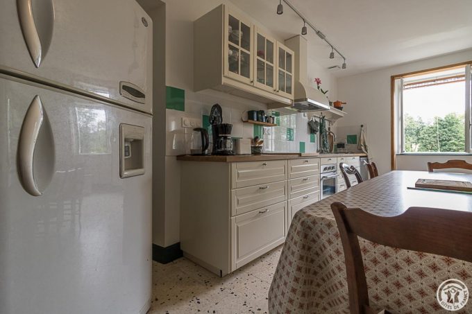 31G101712-381df6b66d5d443bac76bca6884cffb8