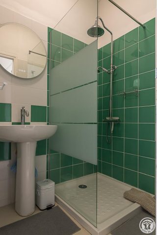 31G101712-4439937e89904a359cc9657554ee6f98