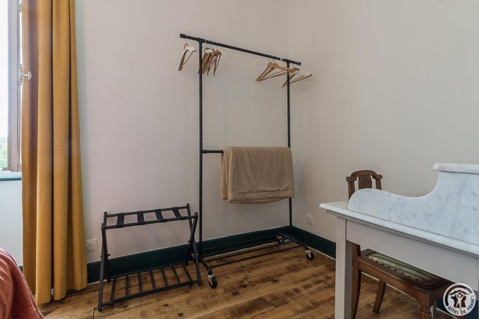 31G101712-9ec032f834ab421d844e4d2c36dded7c