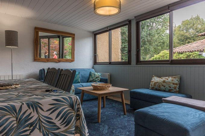 31G101713-51aca8c3994549dfb39eb5e43ef303ca