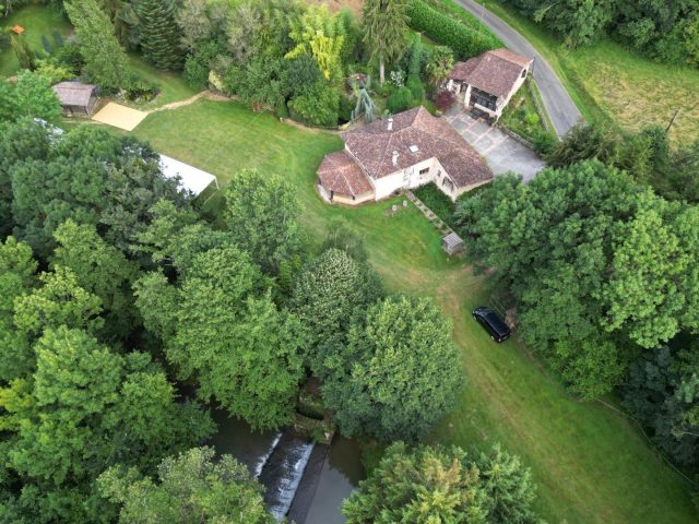 31G101713-c710f3a37dc94e12b679b8a1a59eb5cd