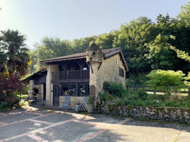 31G101713-da19dae989b0492bbf7b0d2d260cdfb9