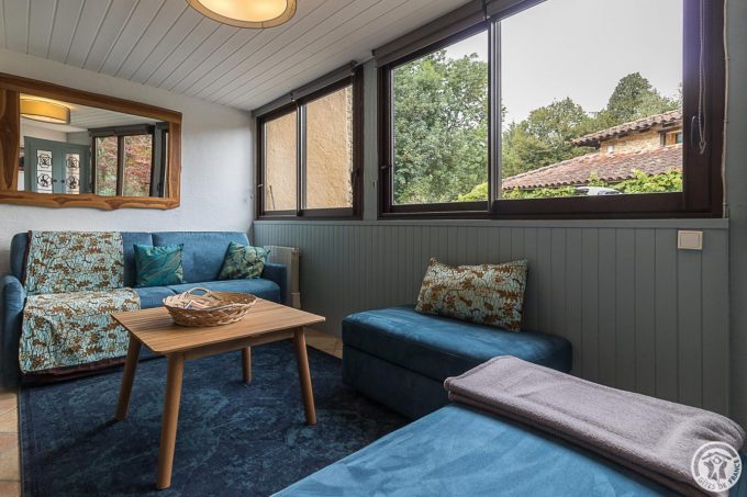 31G101713-f8ae92eca31849ef87217cf74574a421