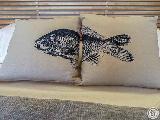 31G101714-23e0926bdff1486daeb26681c95ac19a