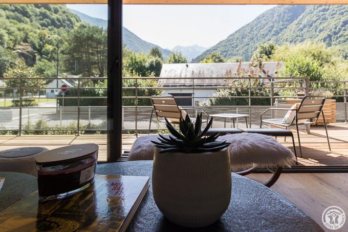 31G101714-428f5df8d1664206ad336fd447df391f