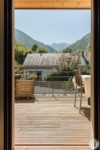 31G101714-5cf7ebfe71834f94b45efcea7d2f96ad