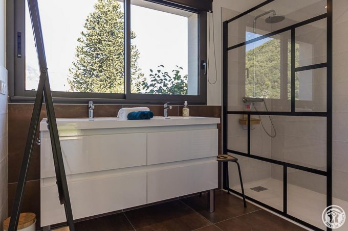 31G101714-a1a12de478774170abbaec3951884a29