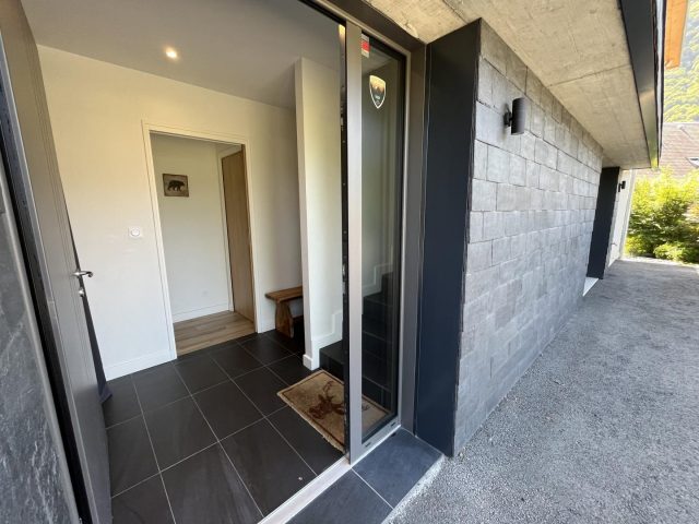 31G101714-b763db5dc401401cac1ff63d0c4a3af7