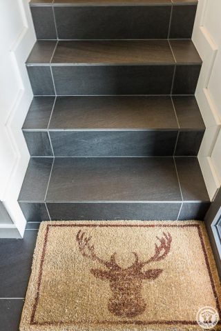 31G101714-c6e059e045104c4791ffed8685e72eae