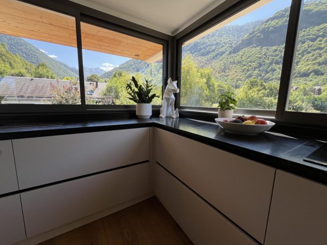 31G101714-d7ed1df3625b446cb5b8761805e7169a