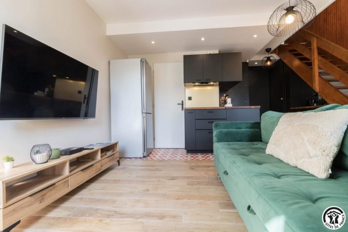 31G101715-062c178fa2e34b7283421c3fd8bf6abb