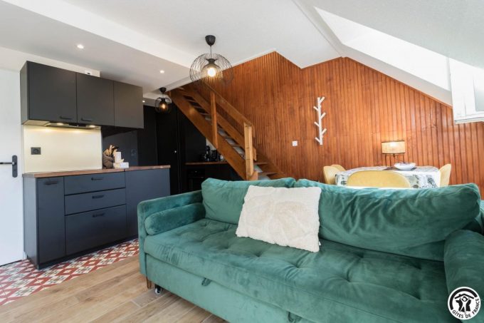 31G101715-0820b920620a476e89abda040b801b15