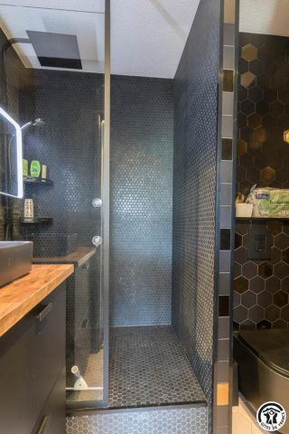 31G101715-4d93c246eb9243c0a56068b5da1d3383