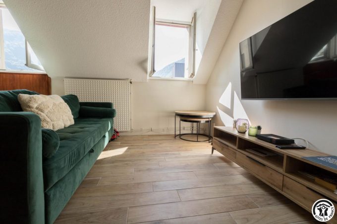 31G101715-6fcea3489ea742ec99191635c7be4bbd