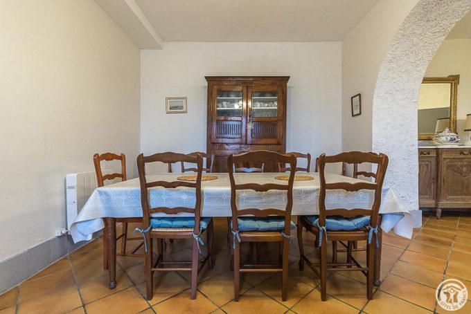 31G101724-00720ba14bbd4c3a9ad784a73be81f8d