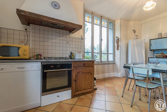 31G101724-3257de463e1b4d36afd0b13384a78e91