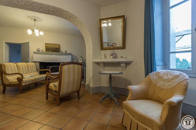 31G101724-5fdbed53d7ef4721b1fa14bd531c86d3