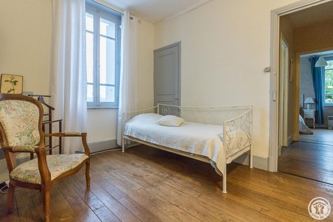 31G101724-8de57954e79c49ed9f71c4b9d4e4a7db