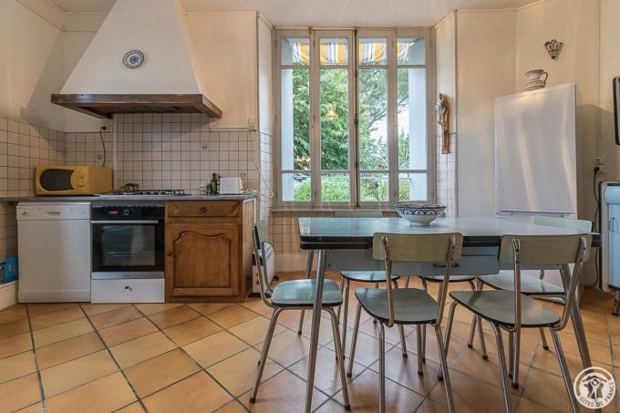 31G101724-a283ec85a7634c66b1fd4849e30bb360