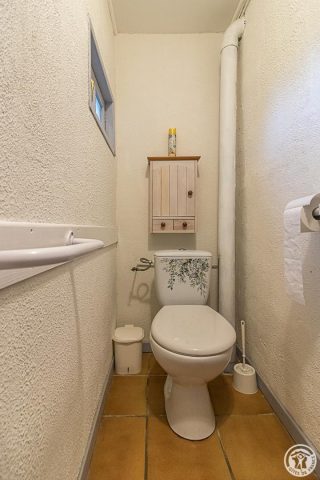 31G101724-bf8033a8cf8146d381d4de910aaffb5c