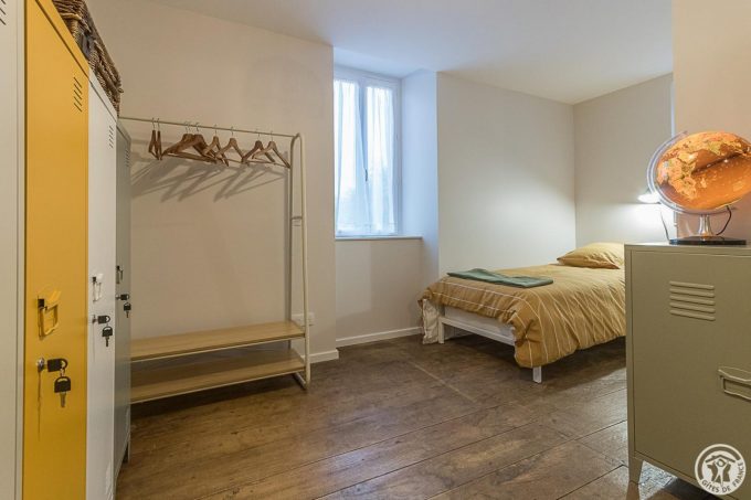 31G101725-4624f08c54cf4af78e74b5eddd805a43