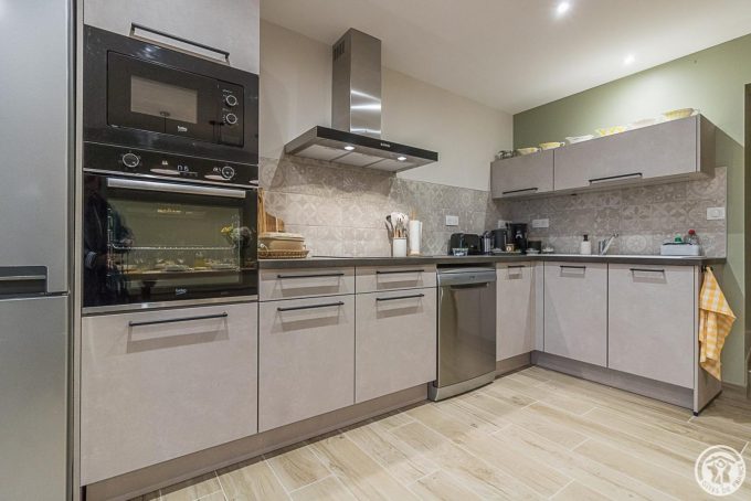 31G101725-536e36cbdd954bc0a312f82ba744d680