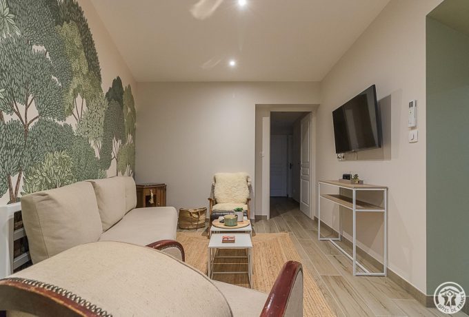 31G101725-a7e36662fda24fac87e9374573d42911