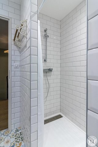 31G101725-a7e43383fd1147f59b47615c106679a0