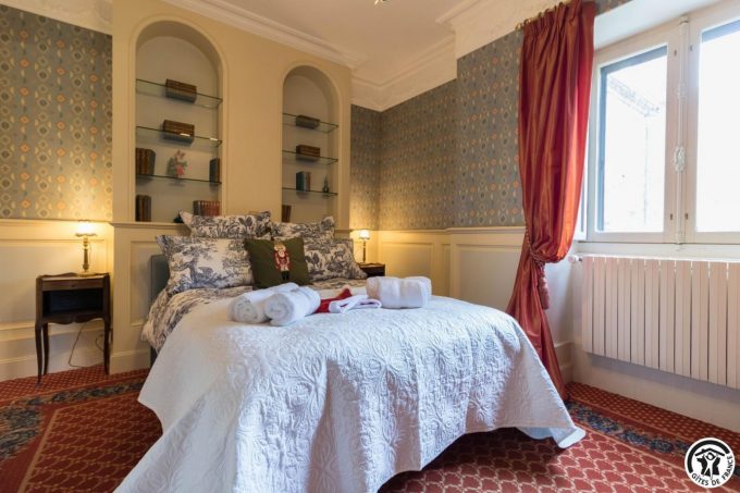 31G101735-163007b72d90415ba6b7e3c8af7fd044