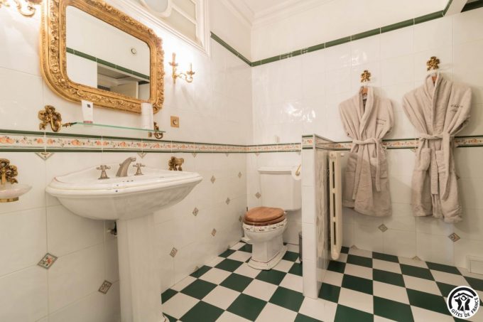 31G101735-1cb1cac109db48b48f5d210b78f00d65