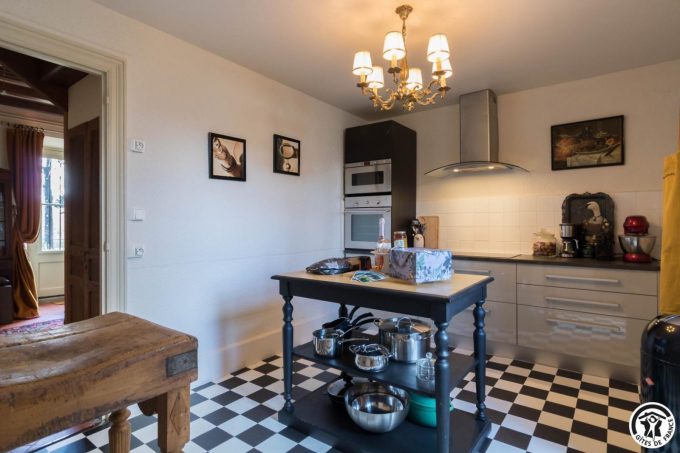 31G101735-b708efb5a1fc4d3cb7d73e849c0fdea7