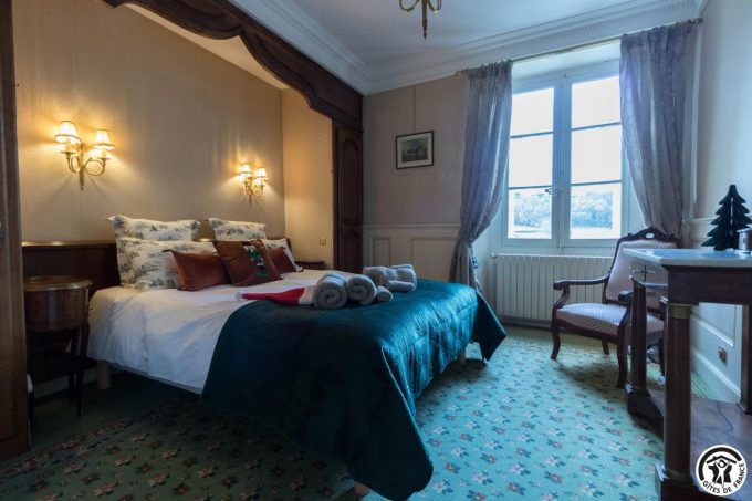 31G101735-b9a88a38917241ac8a9c98251169d4ba