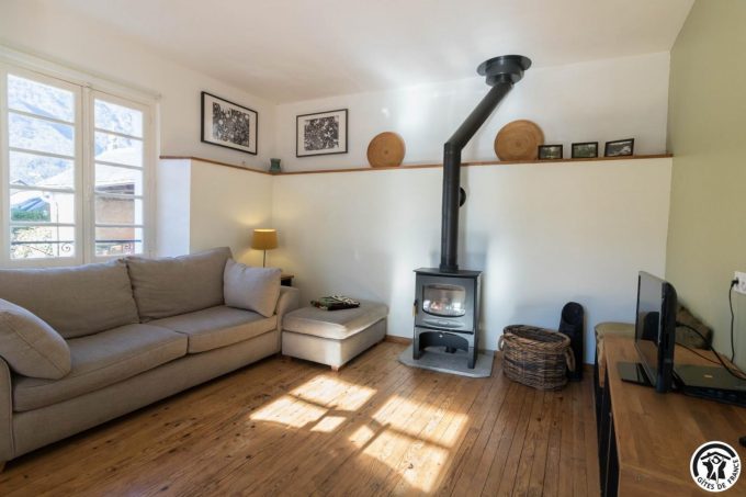 31G101740-280598862b744e208ce92c3b0bc6c080