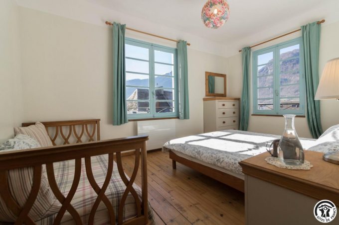 31G101740-324ecf0662b548d7ba5e1dfffd86bfcd